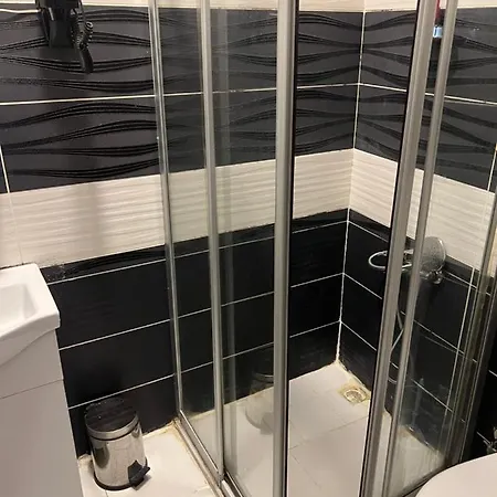 Sophia Suites Metin